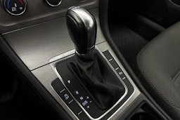Valkoinen Volkswagen GOLF 2015 kuva 29.