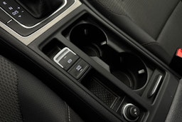 Valkoinen Volkswagen GOLF 2015 kuva 31.