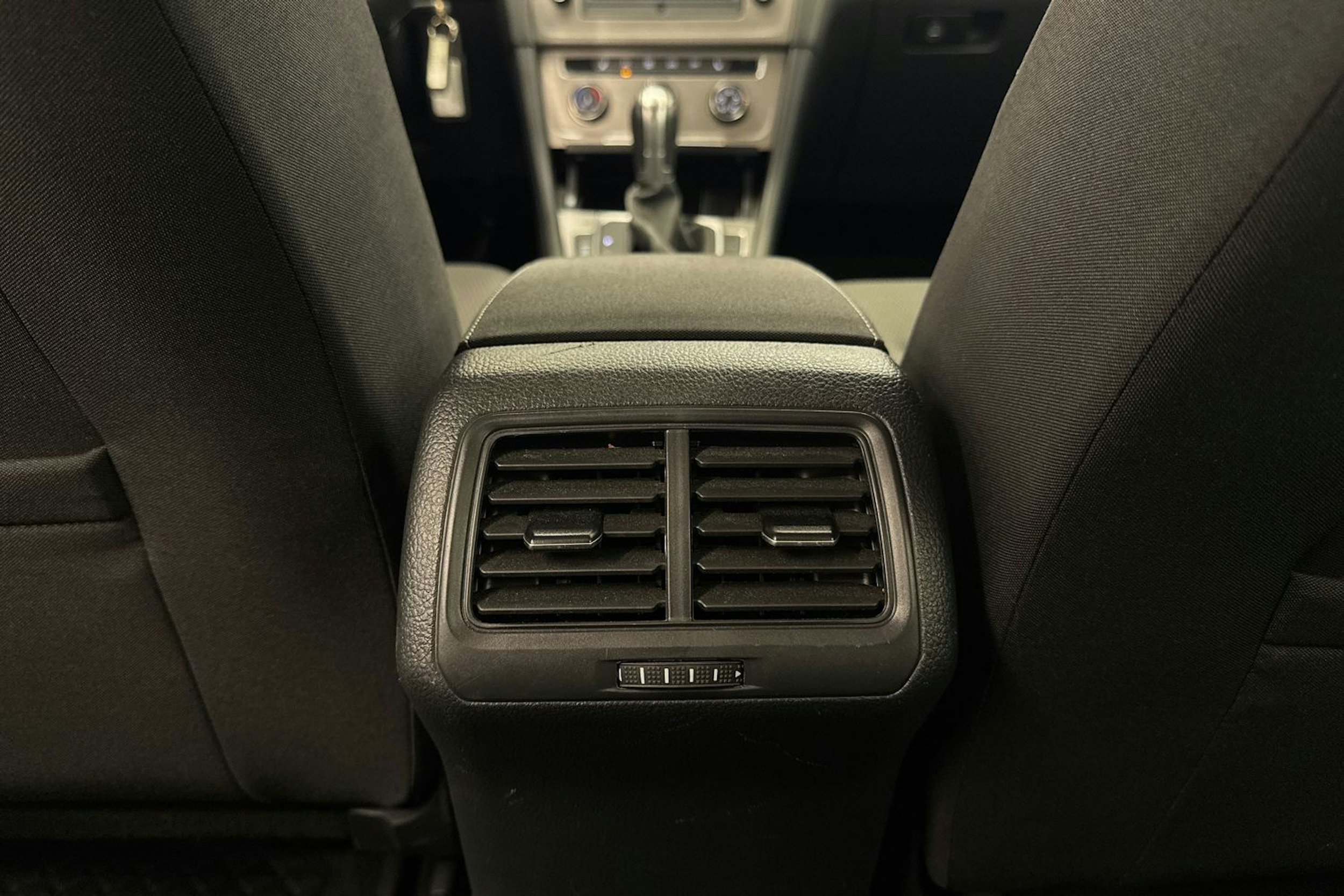 Valkoinen Volkswagen GOLF 2015 kuva 33.
