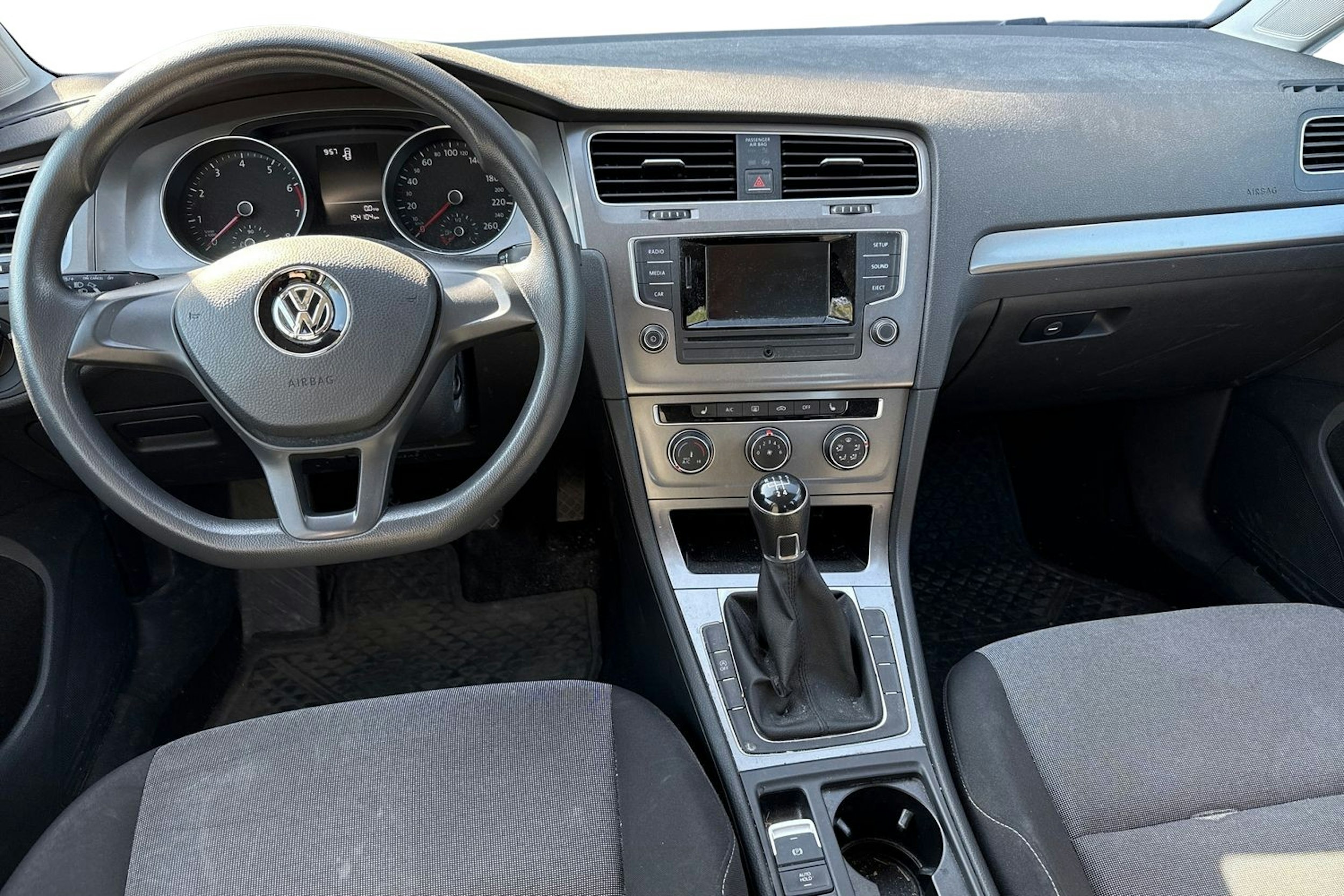 valkoinen Volkswagen Golf 2015 kuva 3.