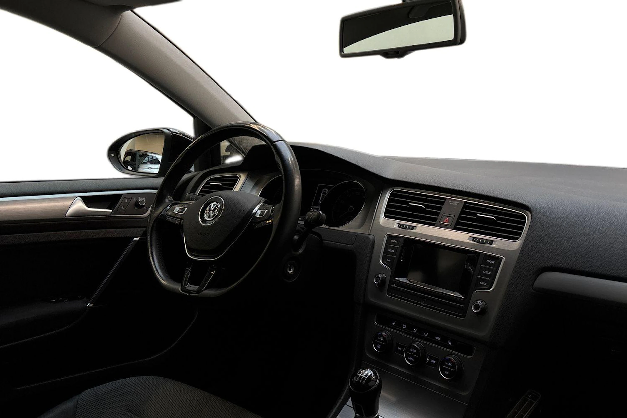 Musta Volkswagen GOLF 2016 kuva 7.