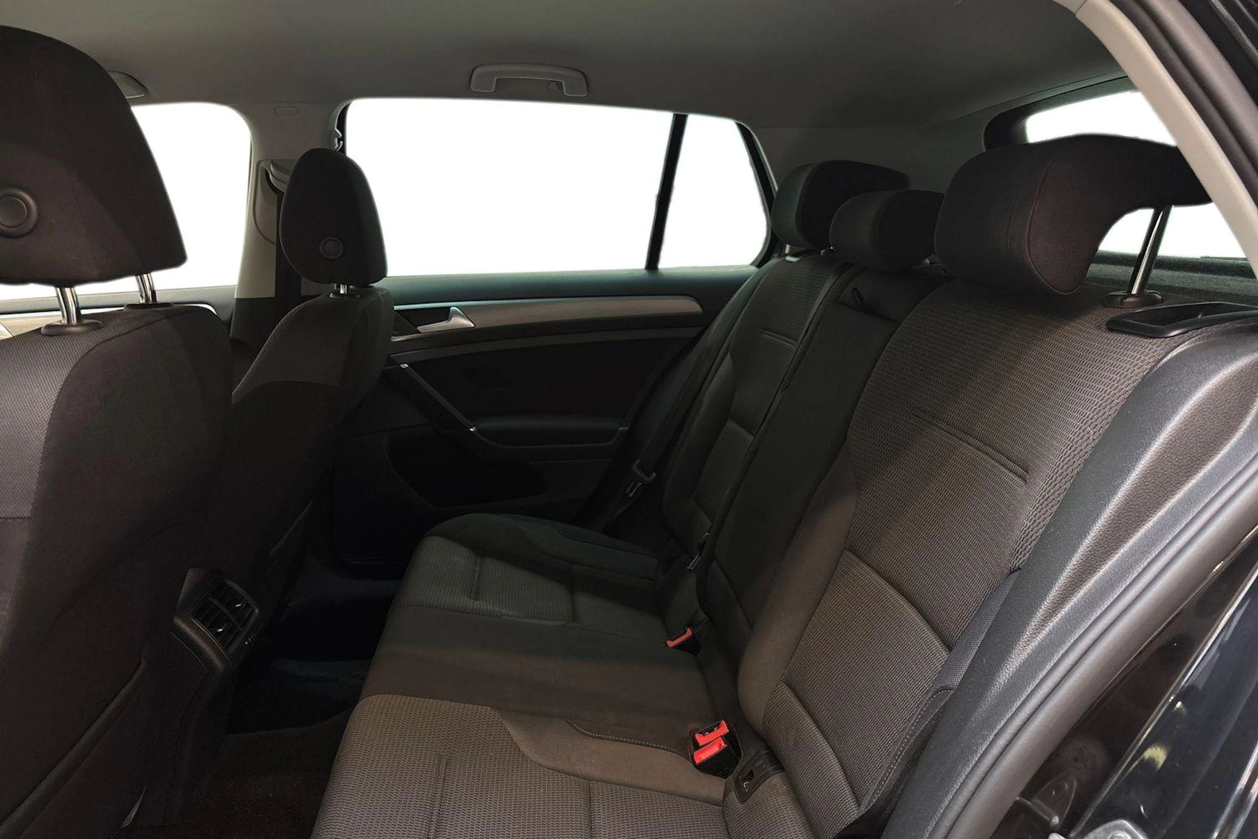 Musta Volkswagen GOLF 2016 kuva 8.