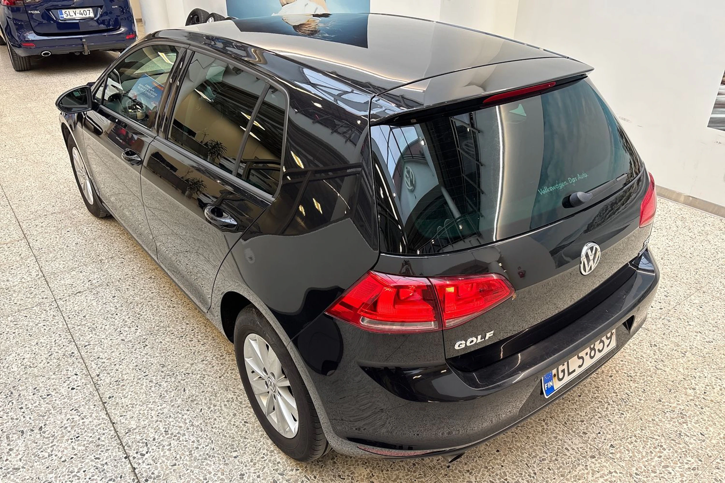 Musta Volkswagen GOLF 2016 kuva 11.