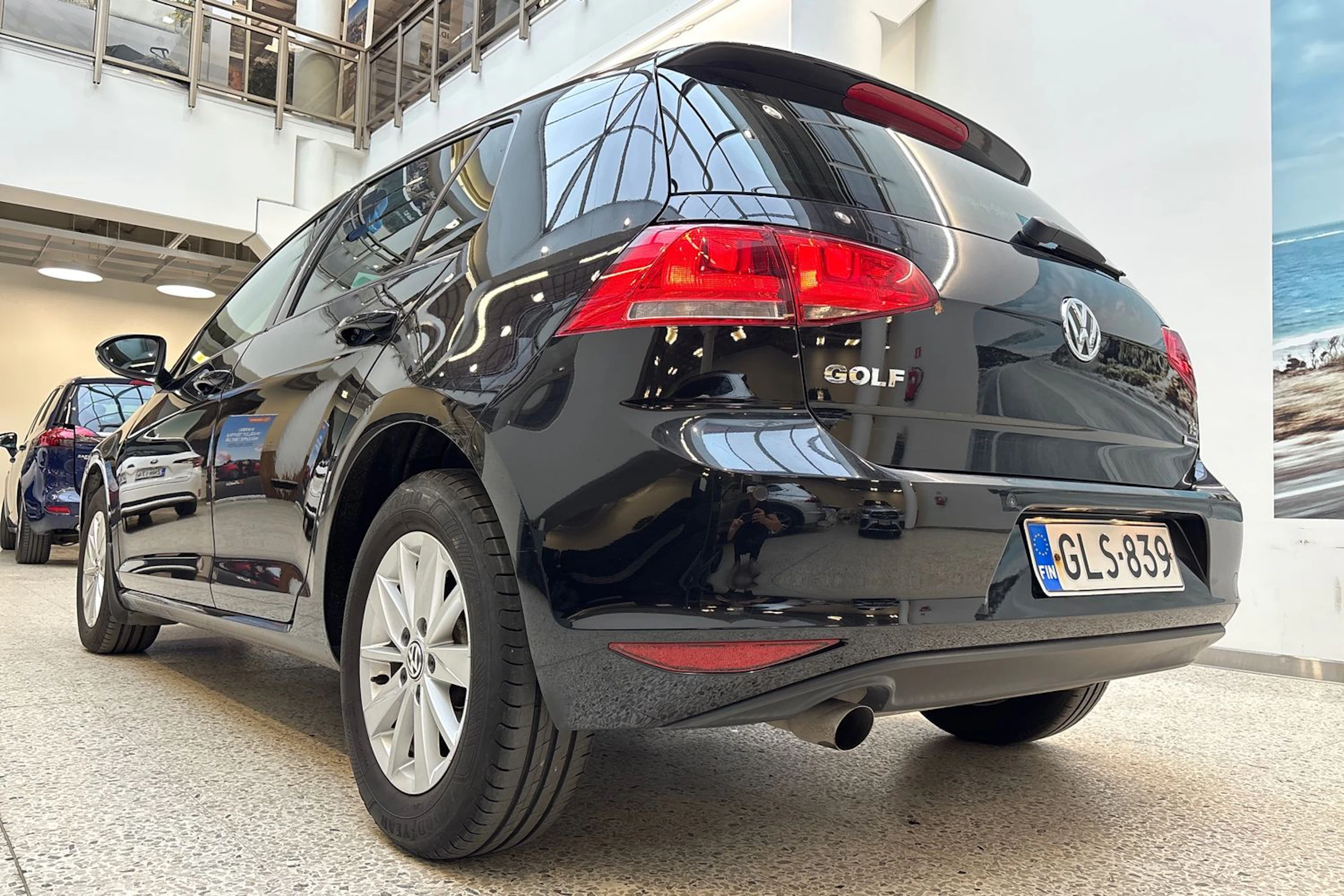 Musta Volkswagen GOLF 2016 kuva 12.