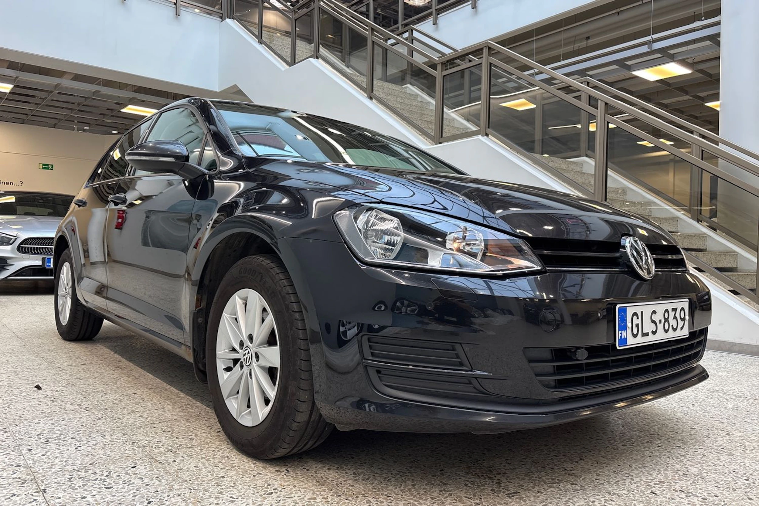 Musta Volkswagen GOLF 2016 kuva 16.