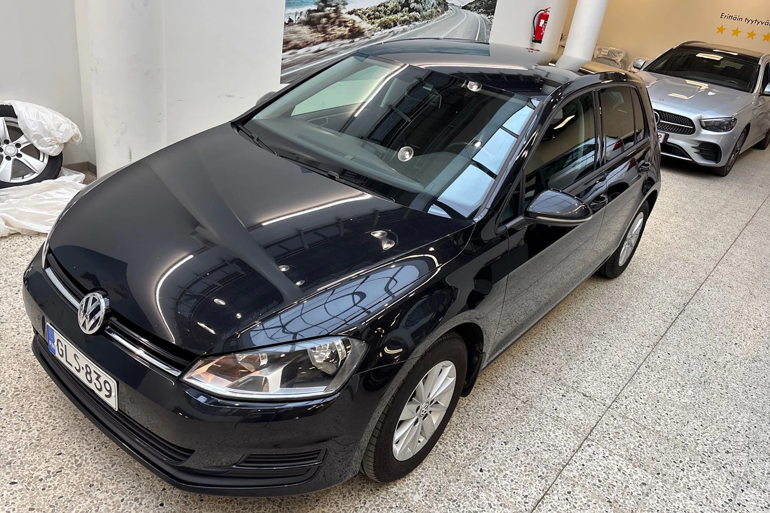Musta Volkswagen GOLF 2016 kuva 17.