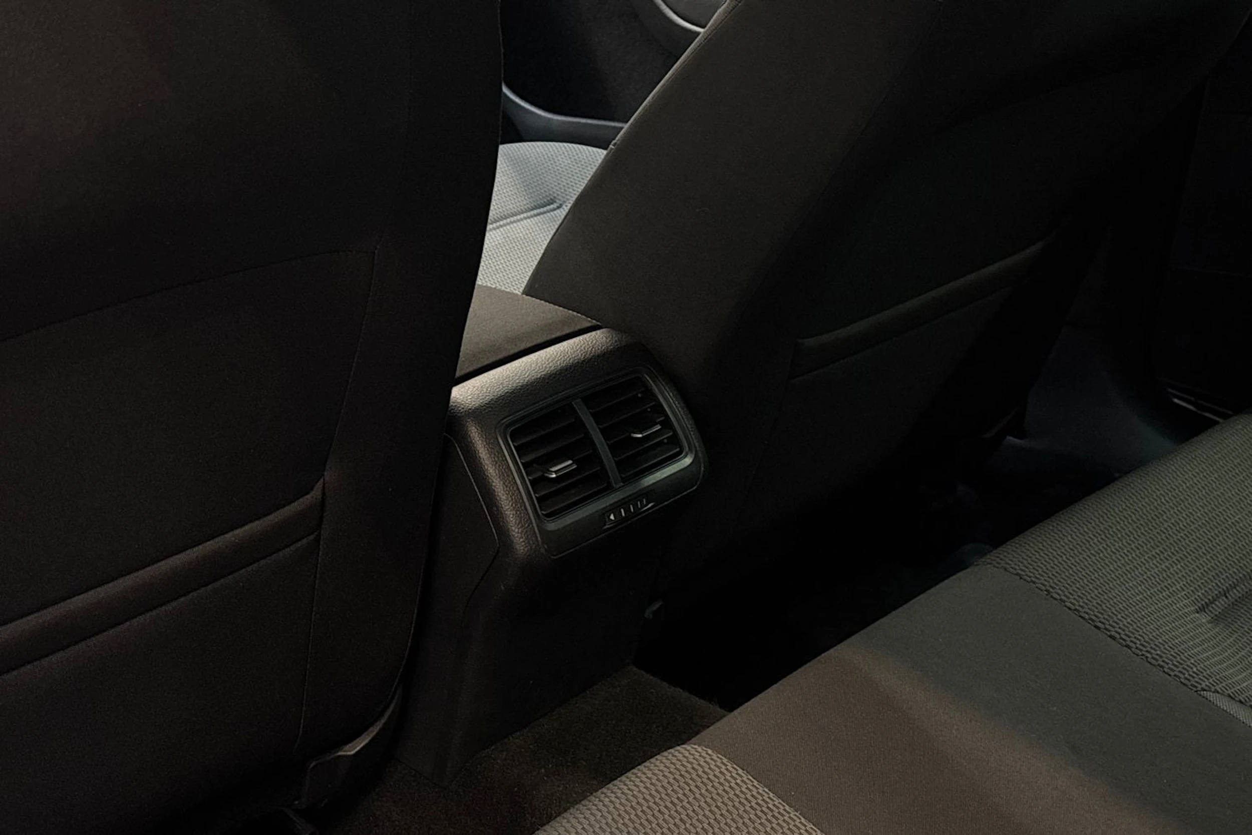 Musta Volkswagen GOLF 2016 kuva 20.