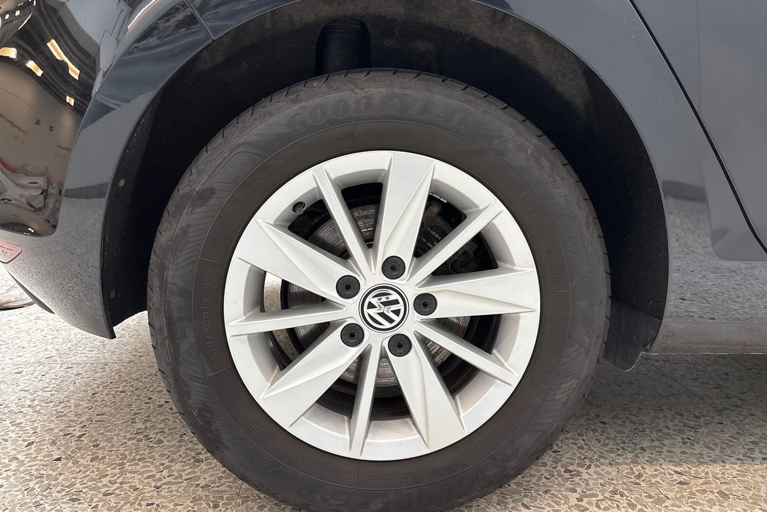Musta Volkswagen GOLF 2016 kuva 35.