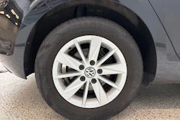 Musta Volkswagen GOLF 2016 kuva 35.
