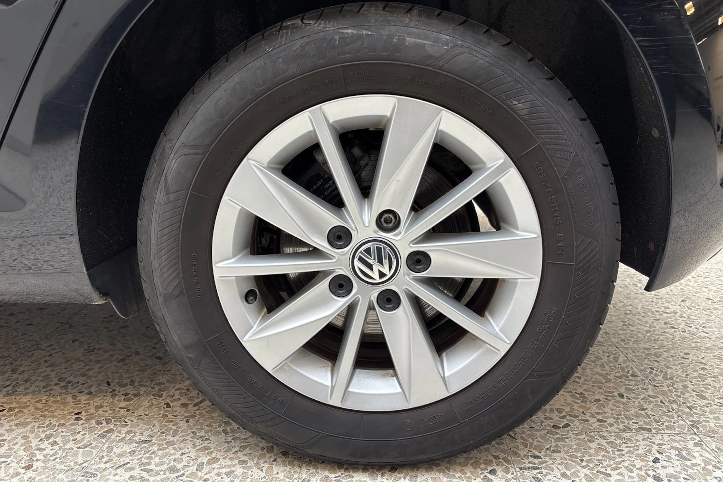 Musta Volkswagen GOLF 2016 kuva 36.