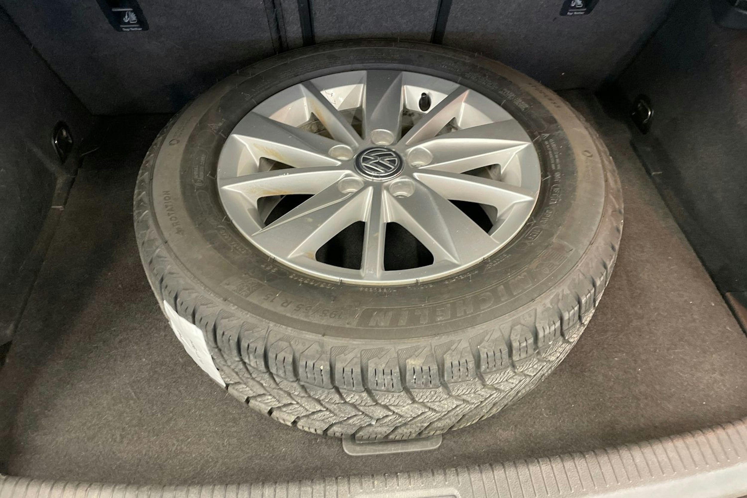 Musta Volkswagen GOLF 2015 kuva 13.