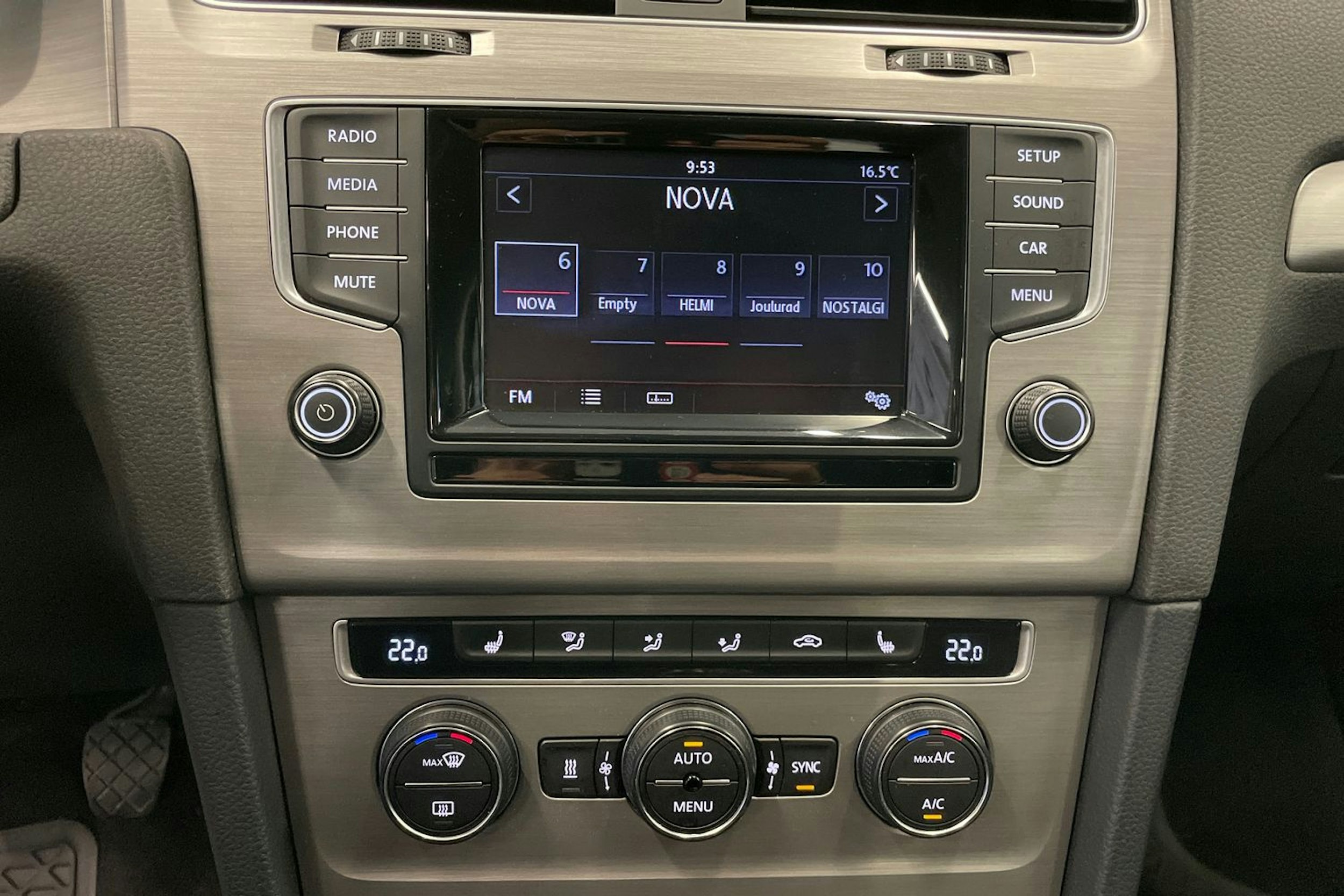 Musta Volkswagen GOLF 2015 kuva 16.