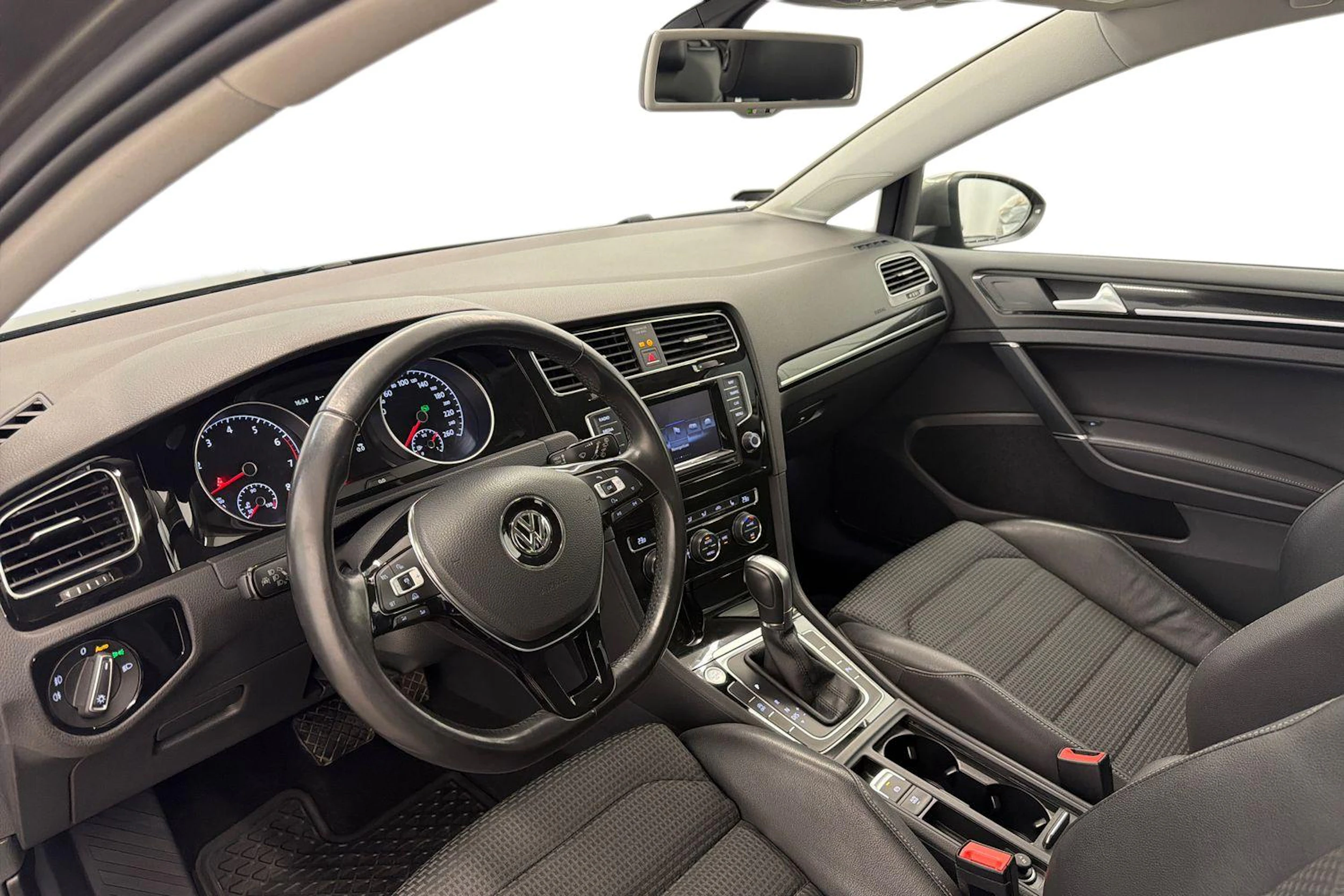 harmaa Volkswagen Golf 2015 kuva 6.