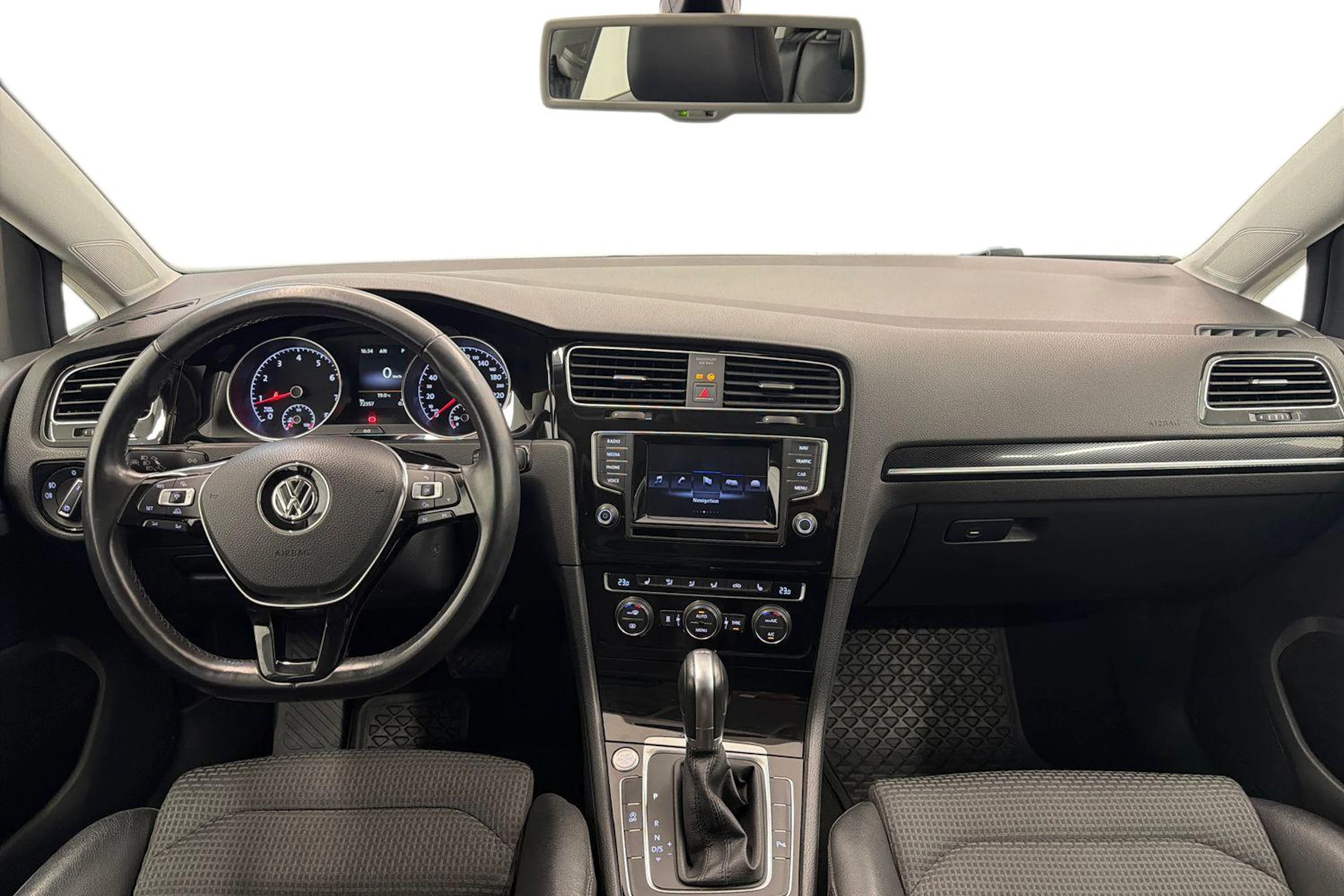 harmaa Volkswagen Golf 2015 kuva 7.