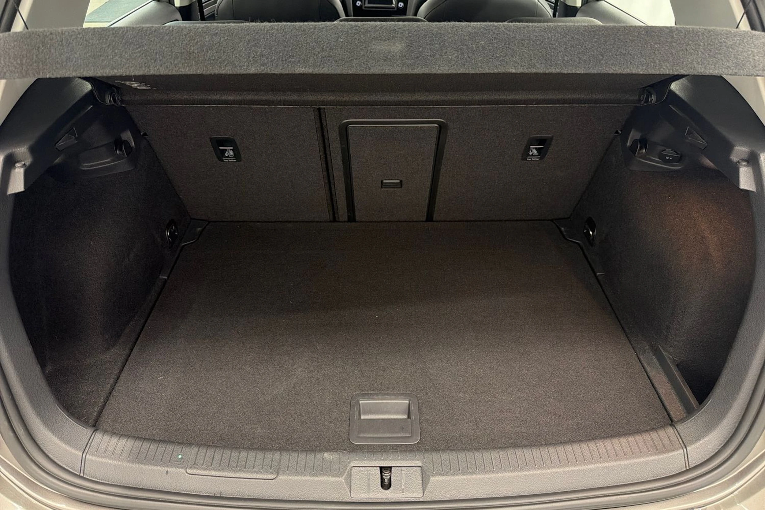 harmaa Volkswagen Golf 2015 kuva 13.