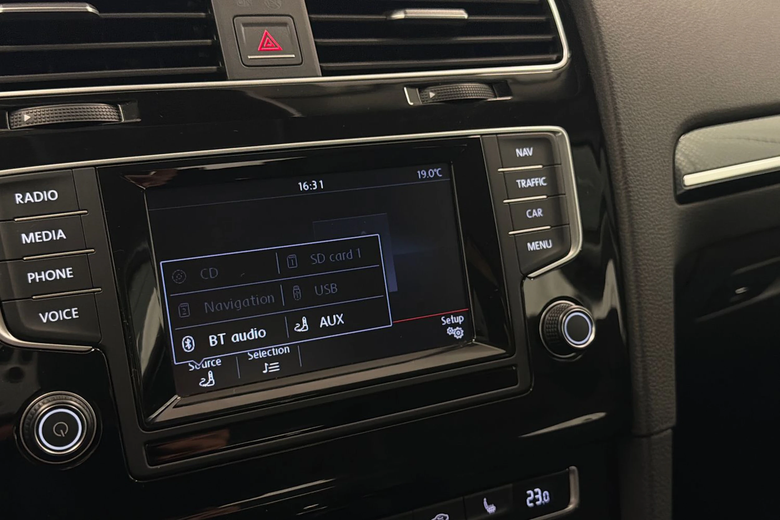 harmaa Volkswagen Golf 2015 kuva 23.