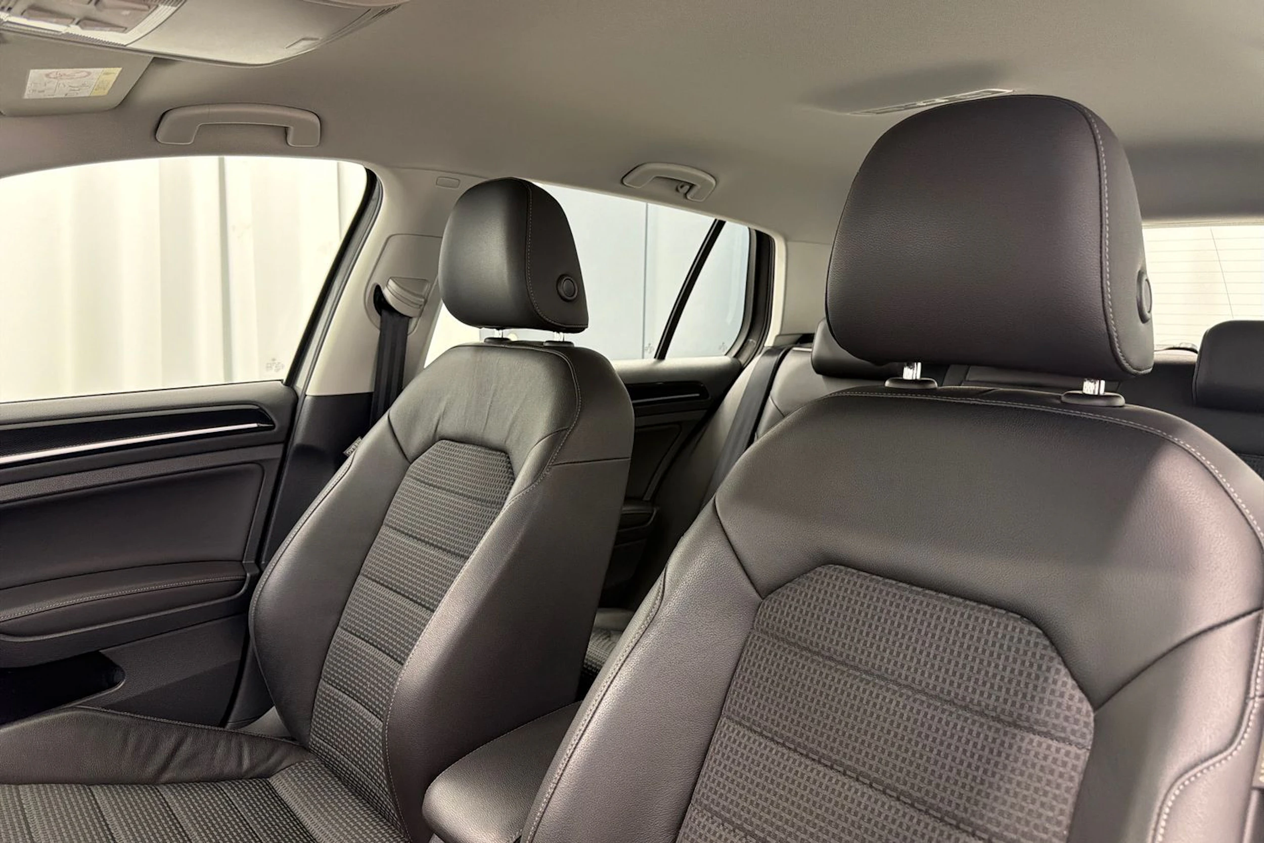 harmaa Volkswagen Golf 2015 kuva 27.