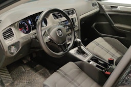 musta Volkswagen Golf 2015 kuva 7.