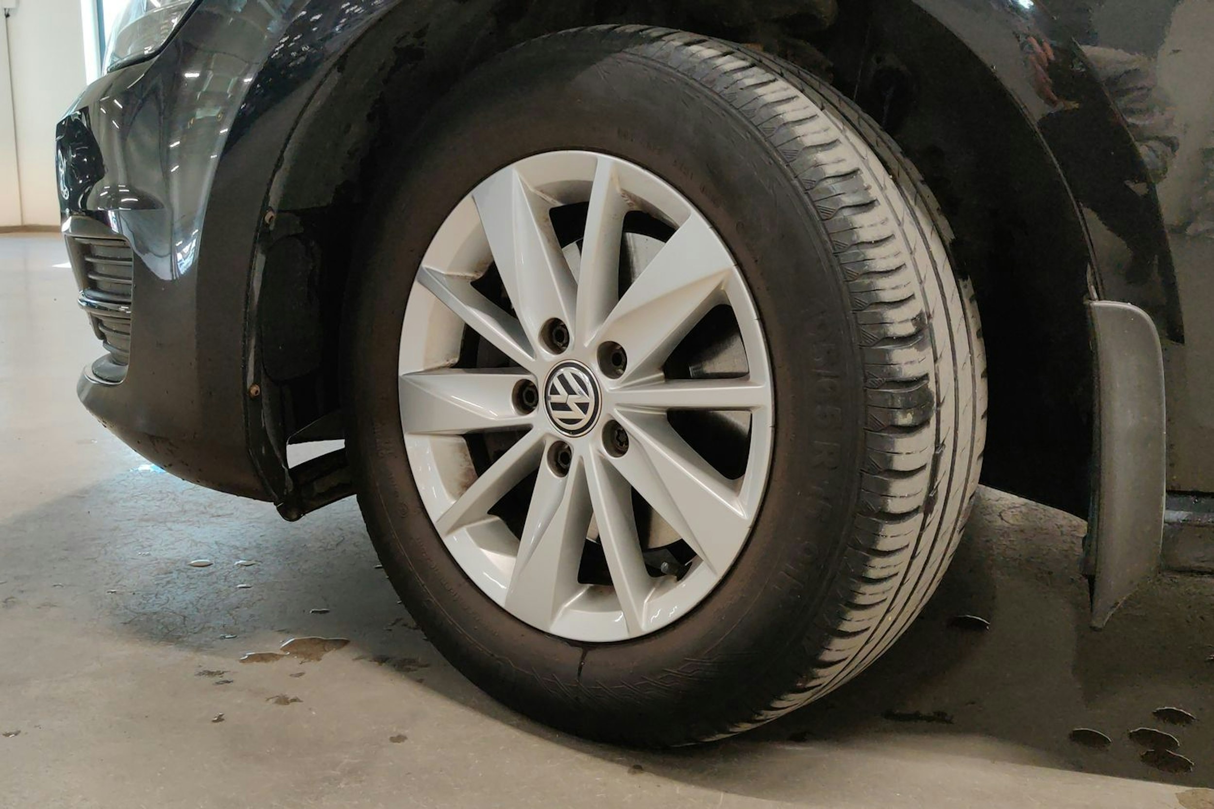 musta Volkswagen Golf 2015 kuva 13.