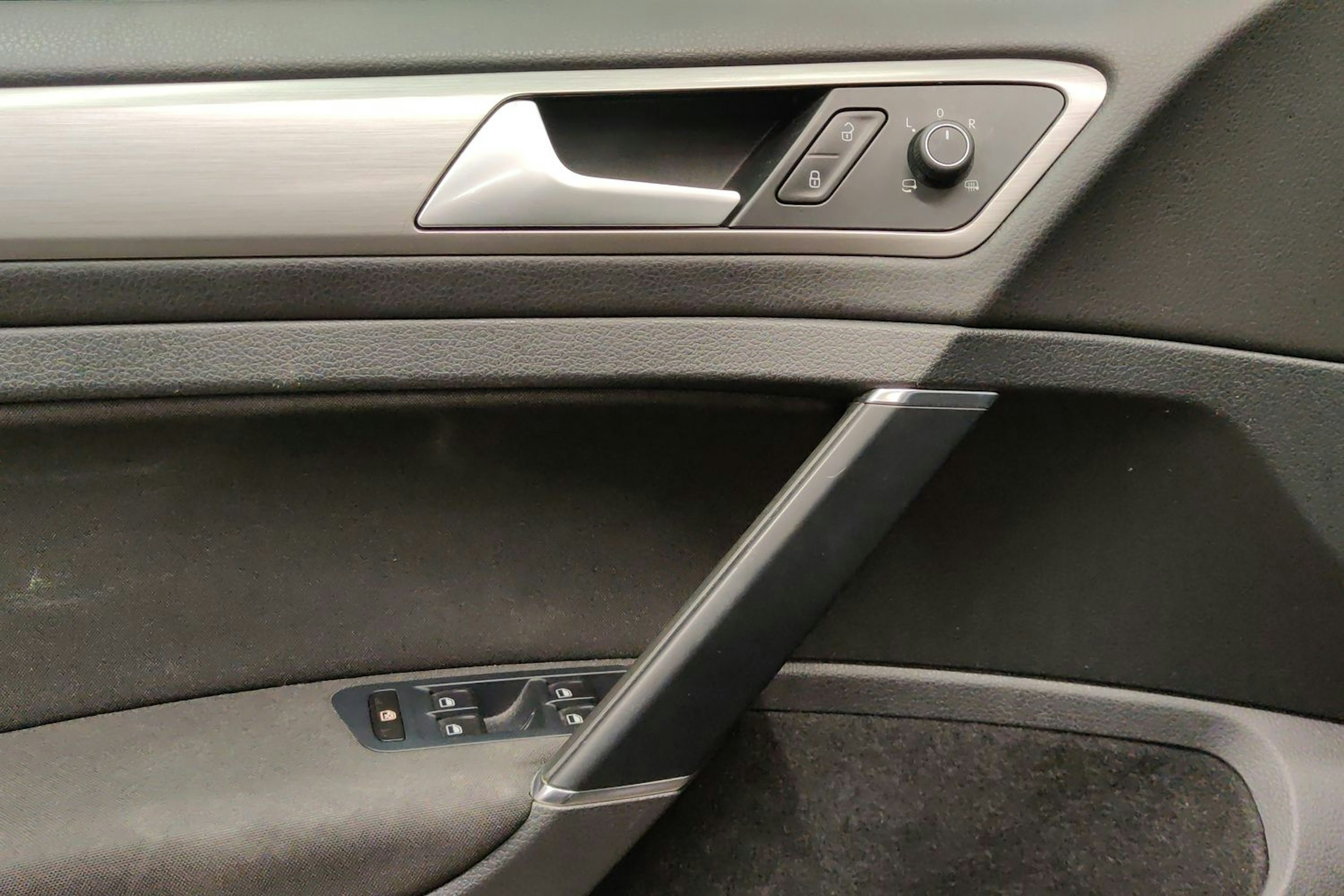 musta Volkswagen Golf 2015 kuva 19.