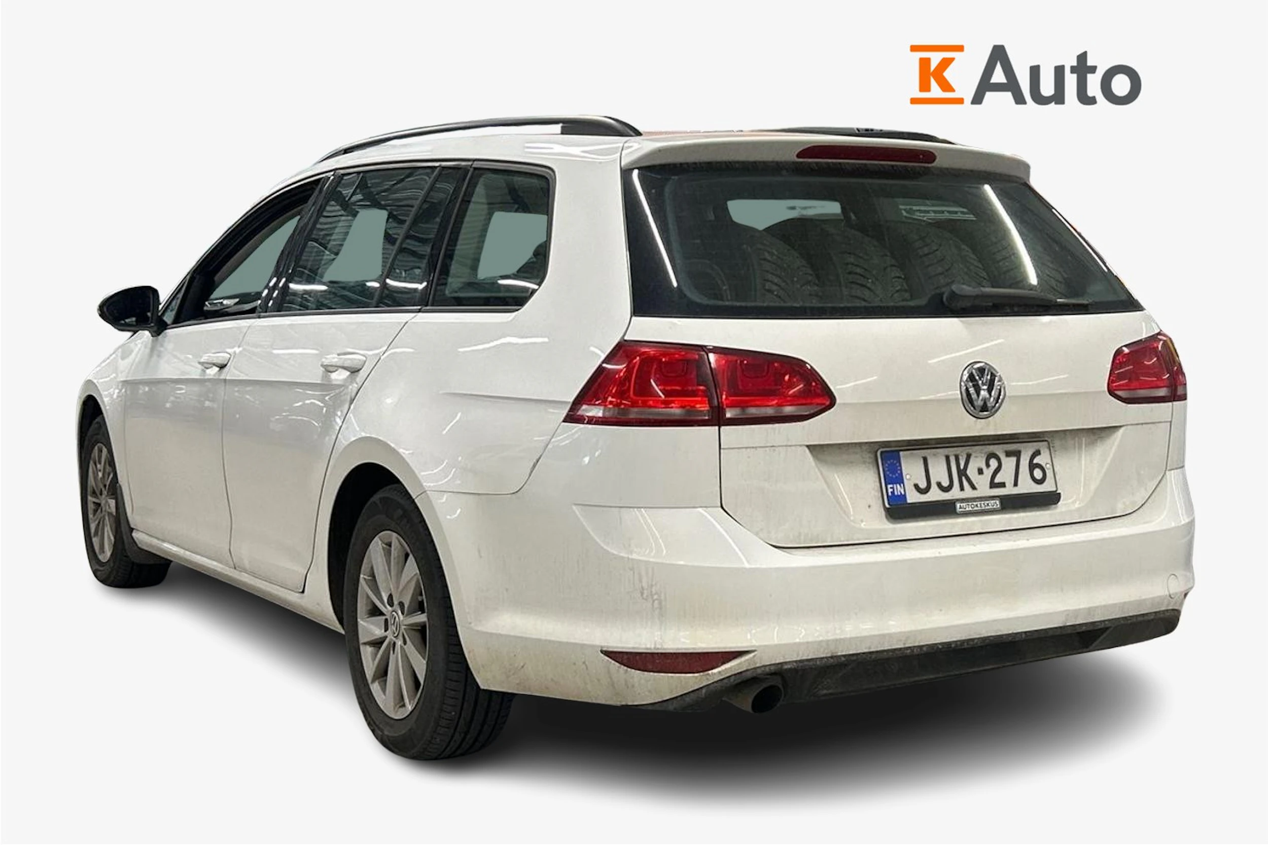 valkoinen Volkswagen Golf 2015 kuva 2.
