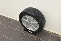 punainen Volkswagen Golf 2015 kuva 10.