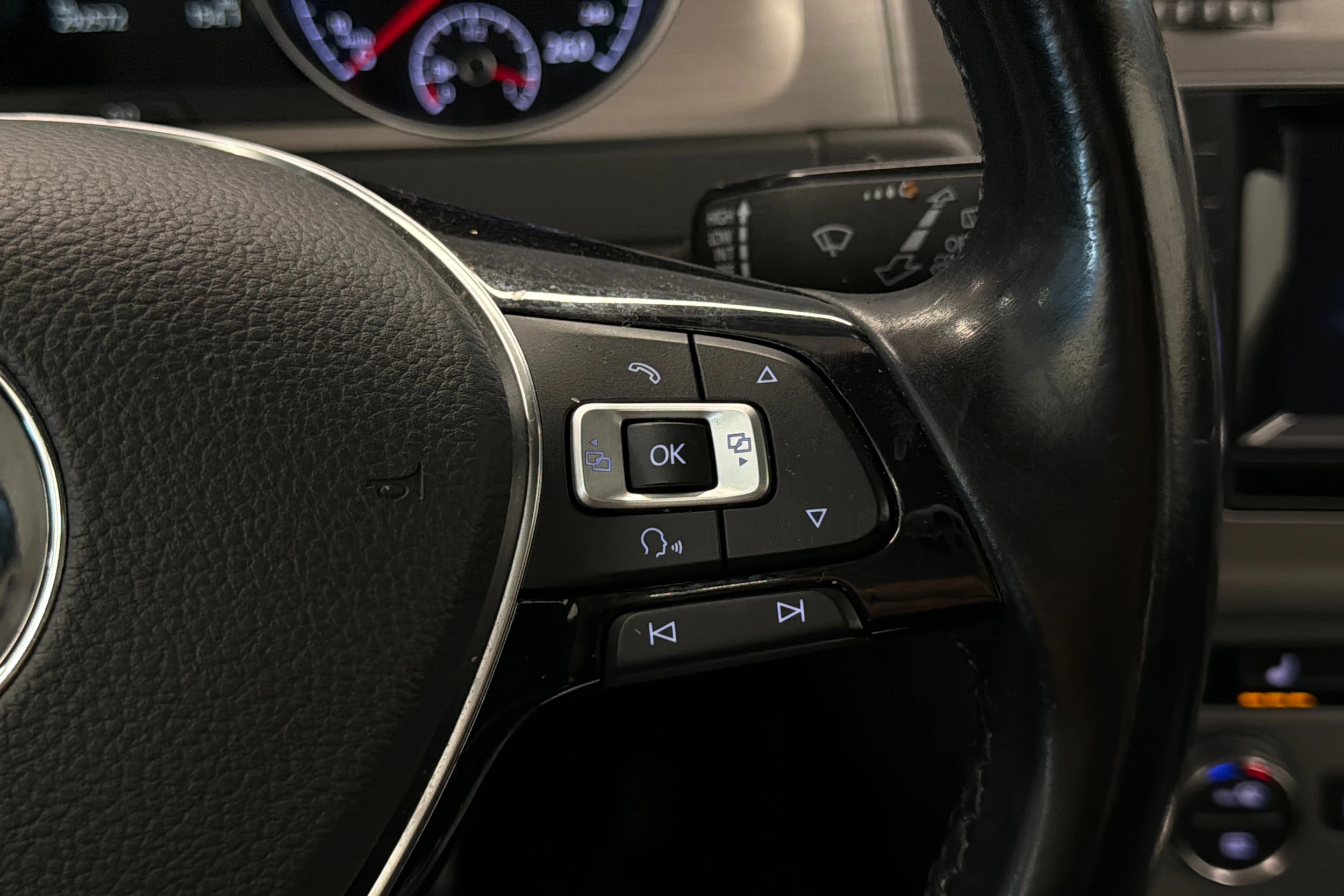 punainen Volkswagen Golf 2015 kuva 15.