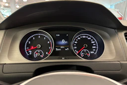 punainen Volkswagen Golf 2015 kuva 16.