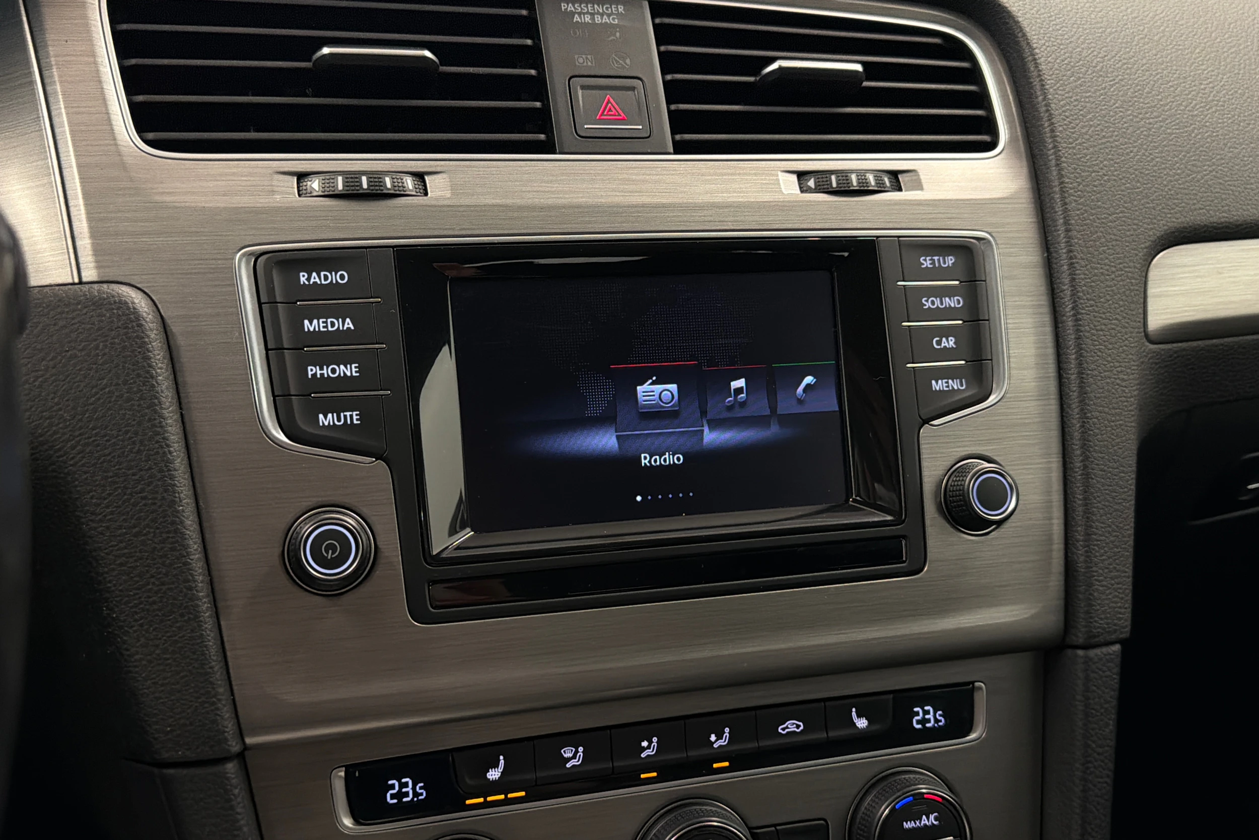punainen Volkswagen Golf 2015 kuva 21.