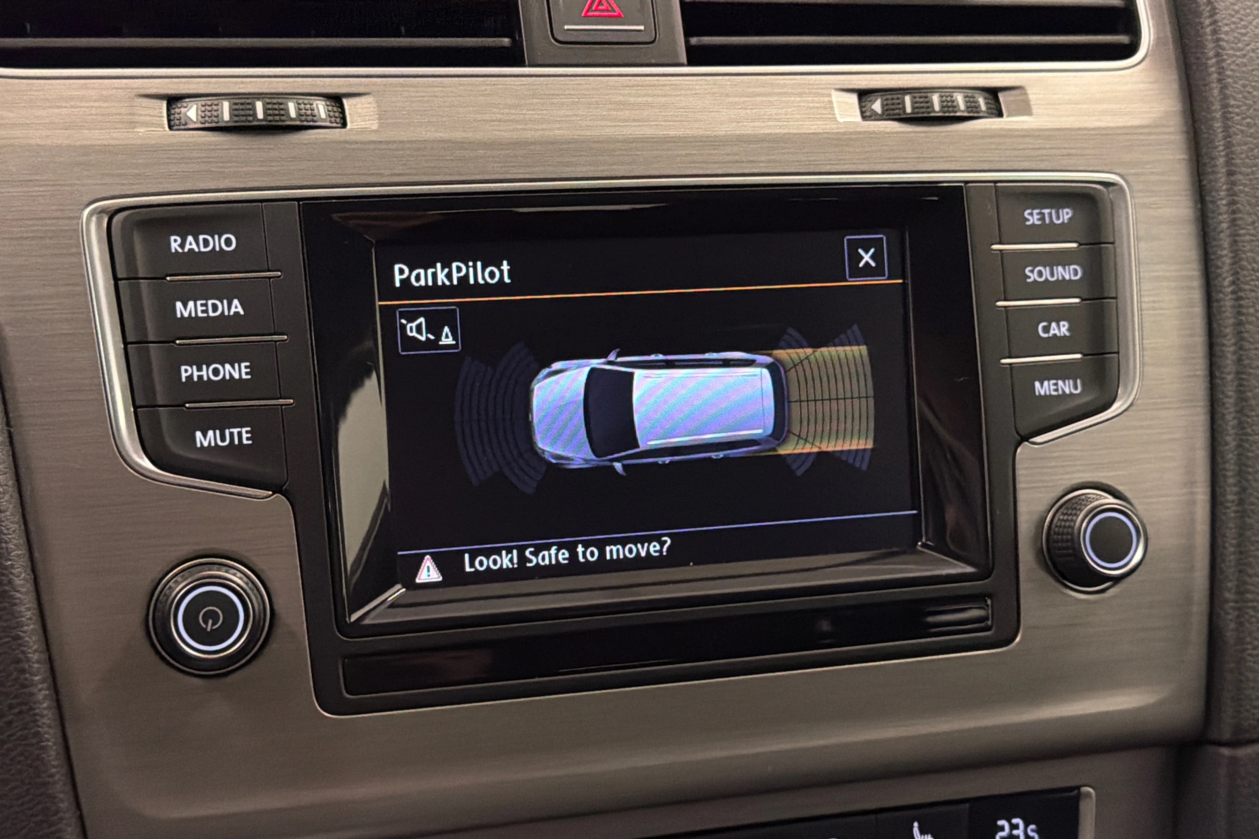 punainen Volkswagen Golf 2015 kuva 24.