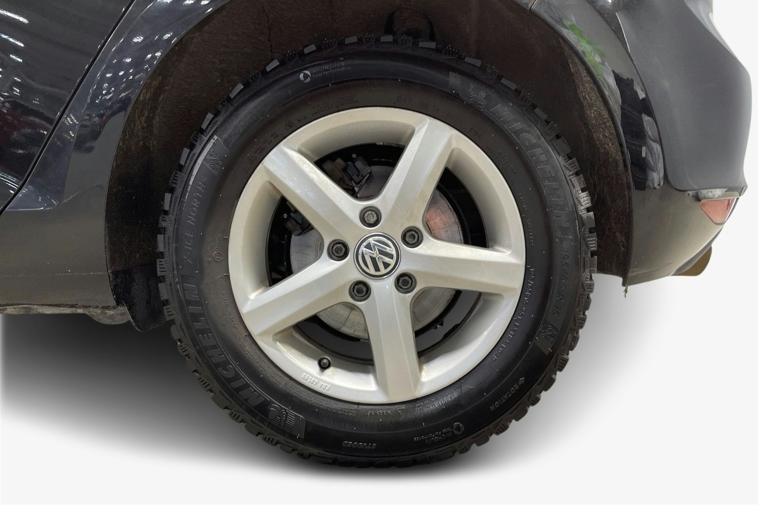 musta Volkswagen Golf 2015 kuva 11.