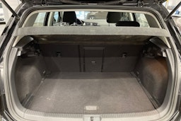 musta Volkswagen Golf 2015 kuva 15.