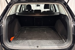 musta Volkswagen Golf 2015 kuva 16.