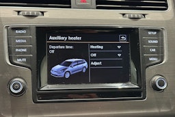 musta Volkswagen Golf 2015 kuva 22.
