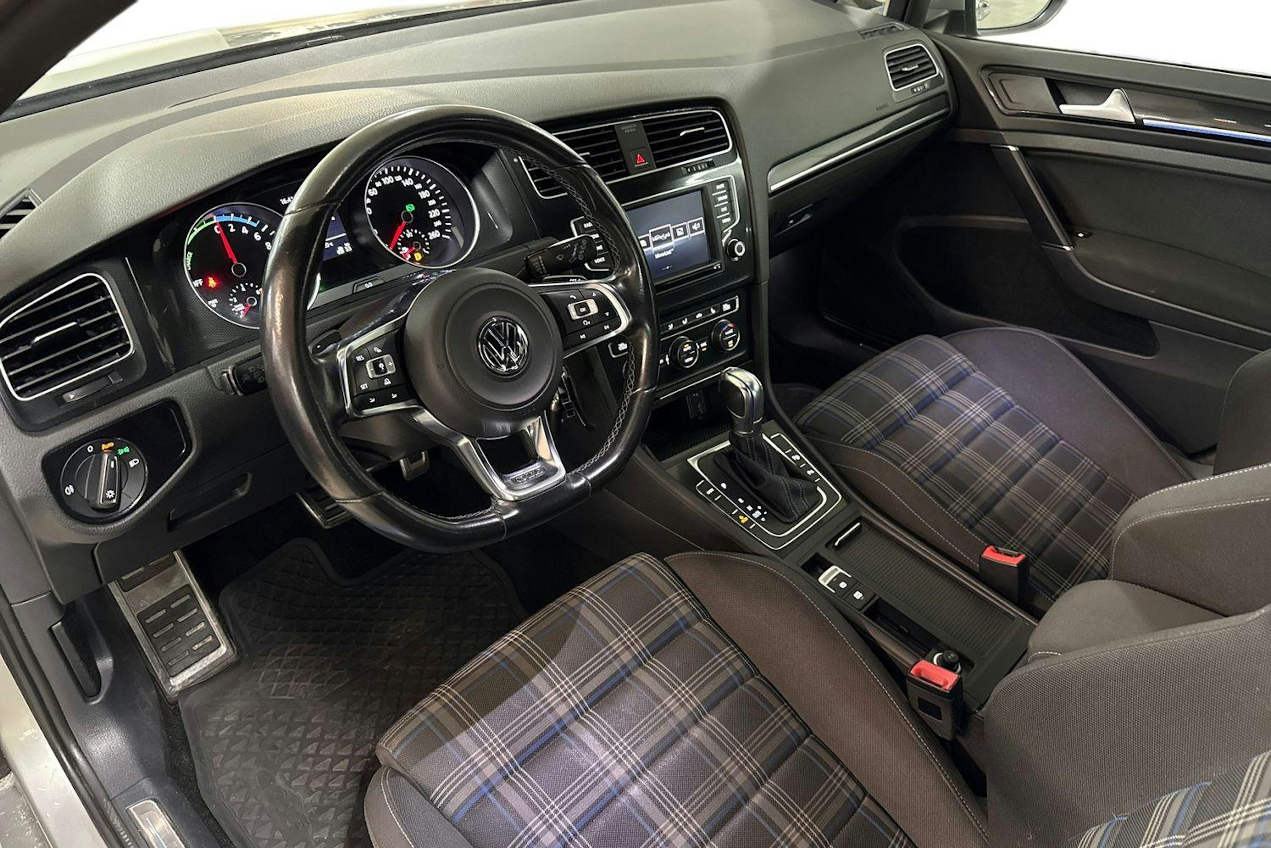 Hopea Volkswagen GOLF 2015 kuva 7.