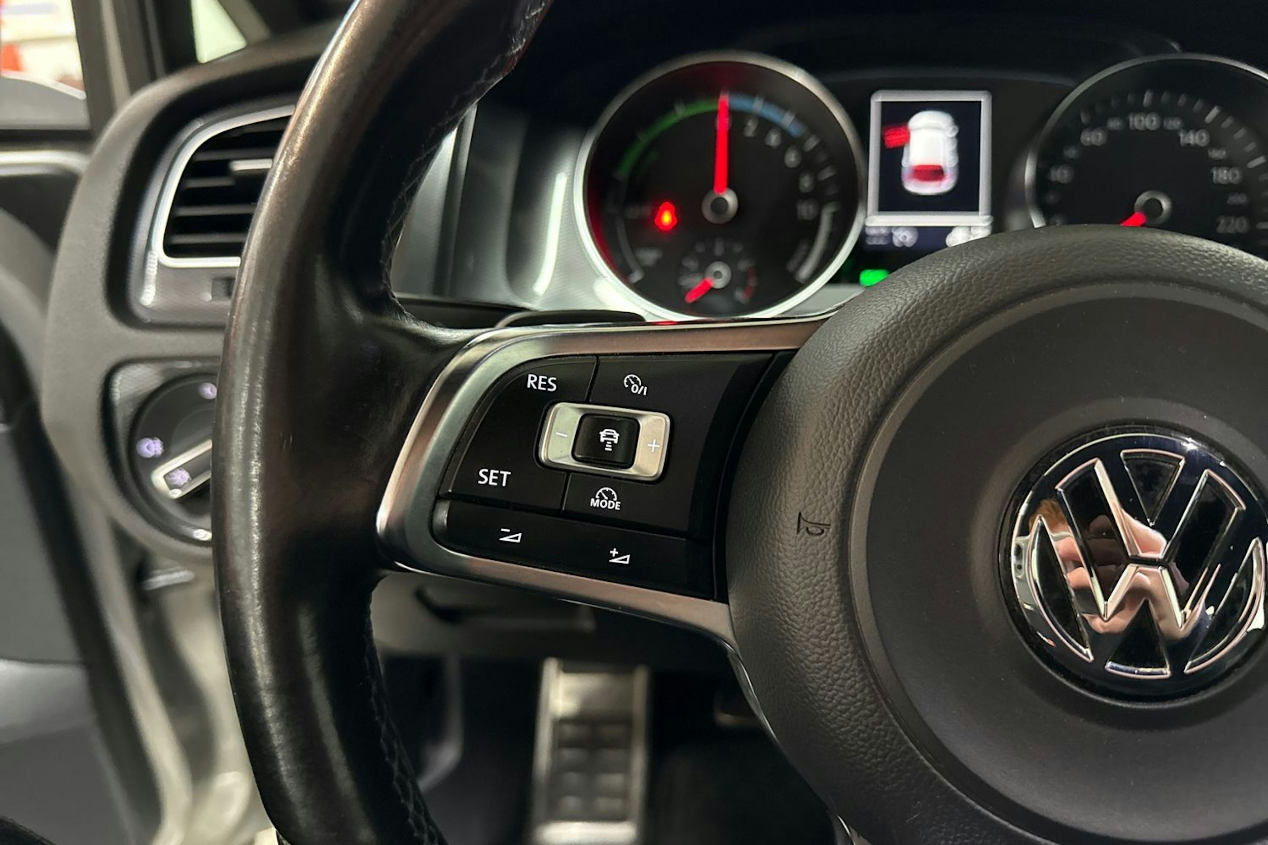 Hopea Volkswagen GOLF 2015 kuva 15.