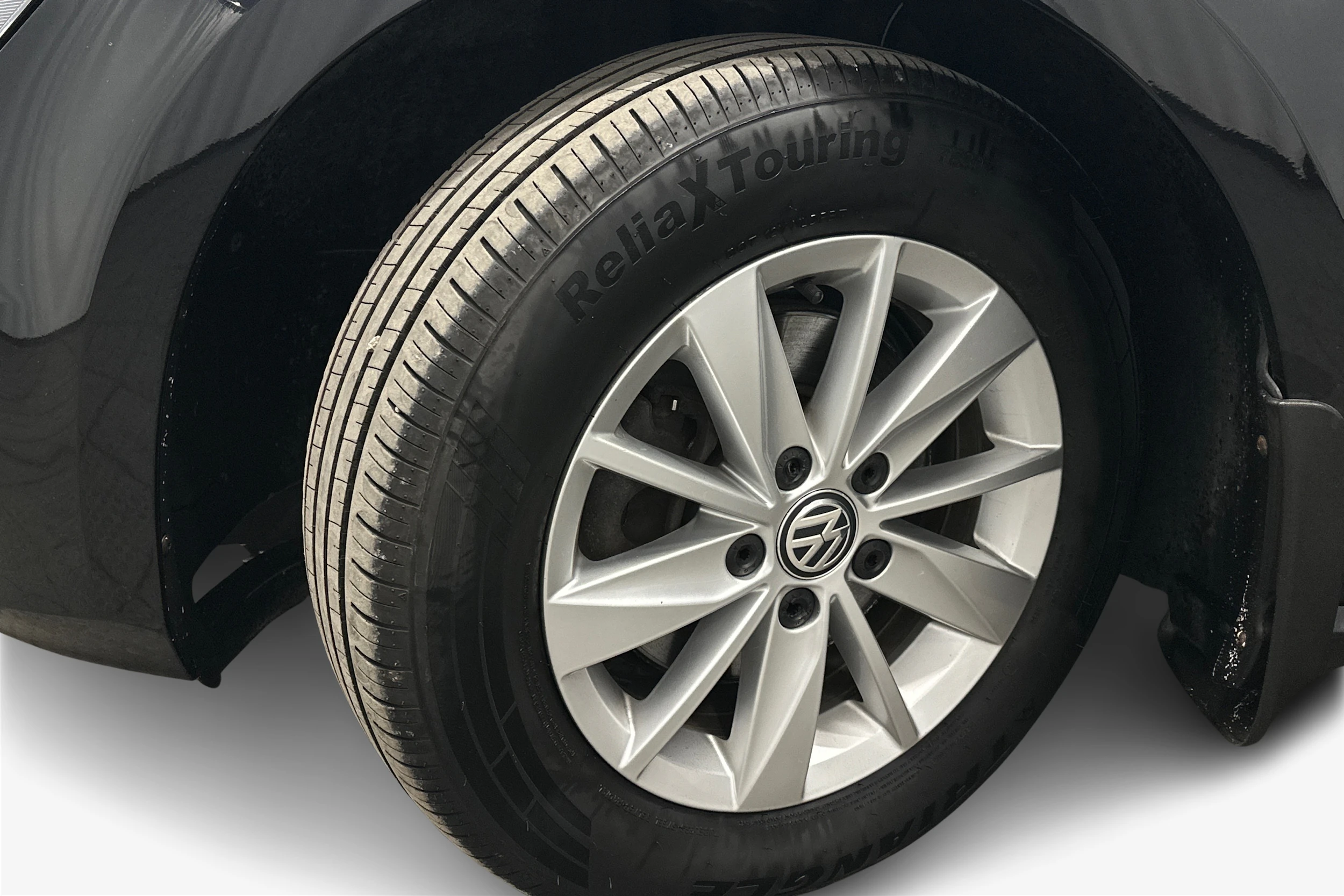 musta Volkswagen Golf 2015 kuva 9.