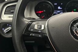 musta Volkswagen Golf 2015 kuva 11.