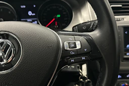 musta Volkswagen Golf 2015 kuva 12.