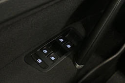 musta Volkswagen Golf 2015 kuva 14.