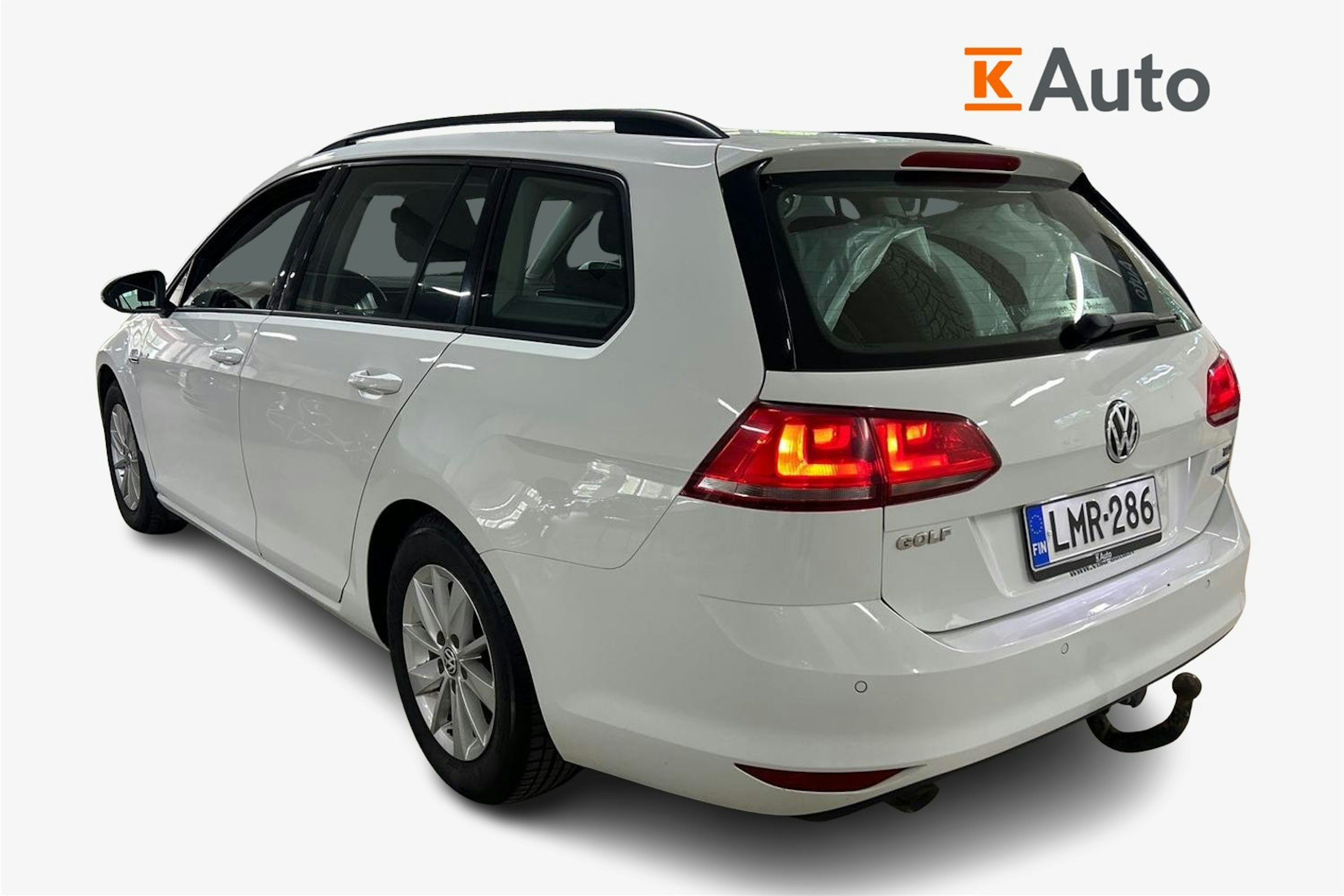 valkoinen Volkswagen Golf 2015 kuva 2.