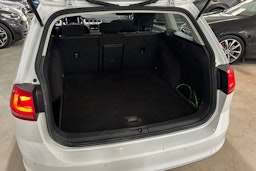 valkoinen Volkswagen Golf 2015 kuva 11.
