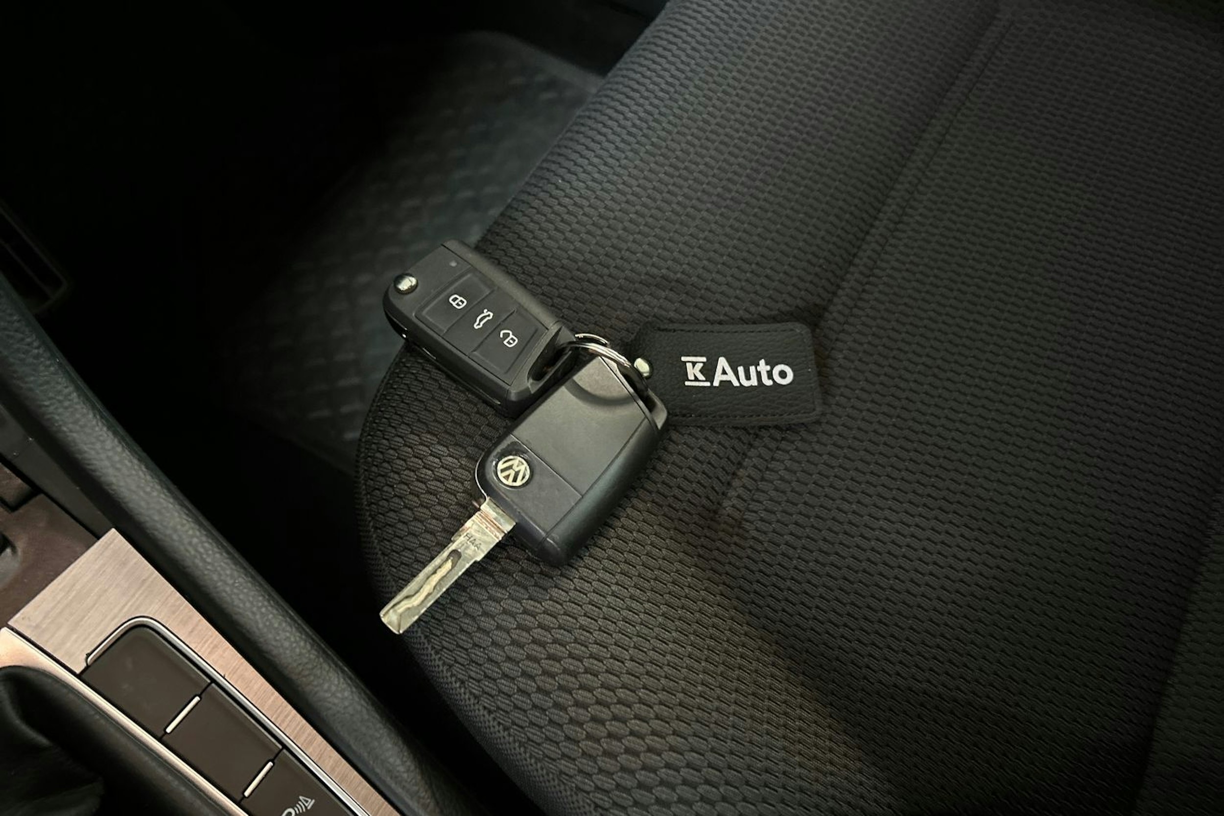 valkoinen Volkswagen Golf 2015 kuva 22.