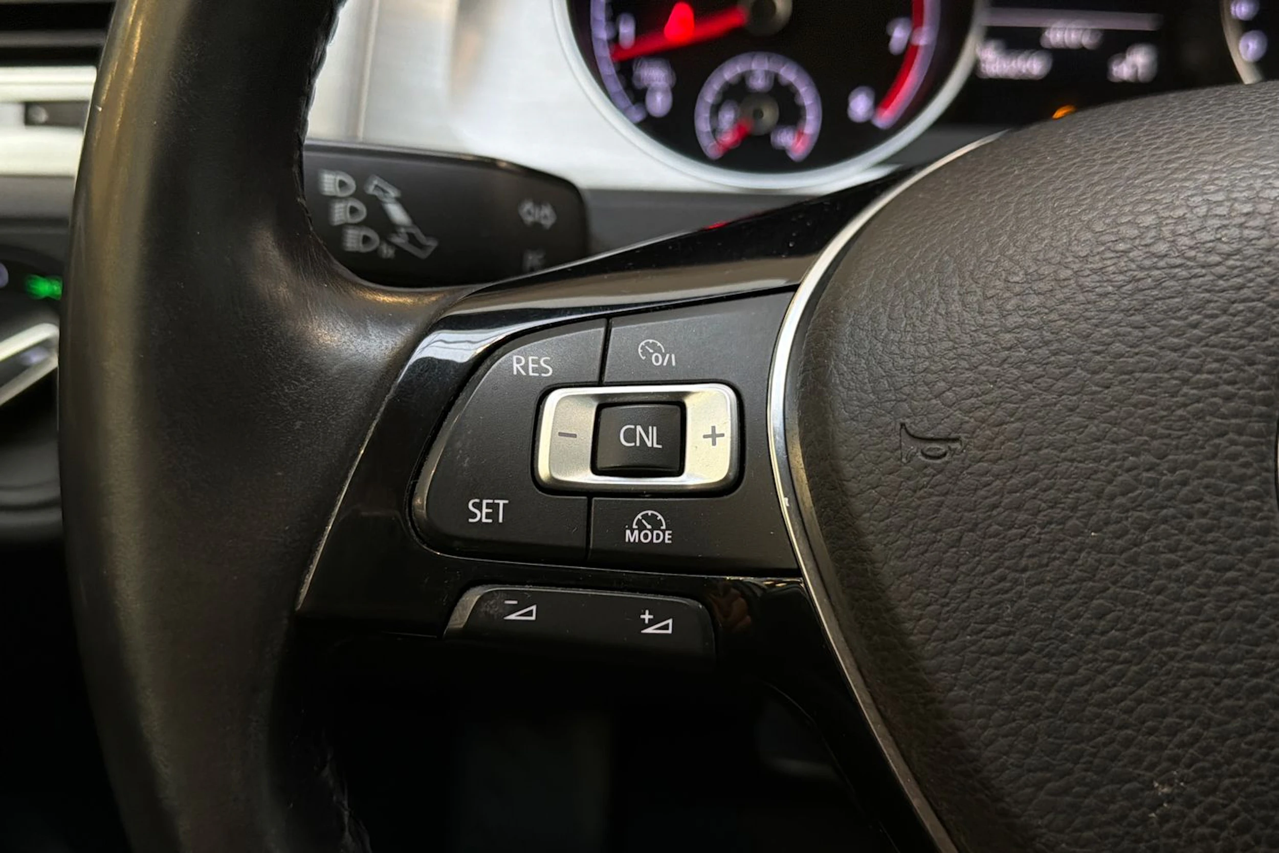 Hopea Volkswagen GOLF 2015 kuva 14.