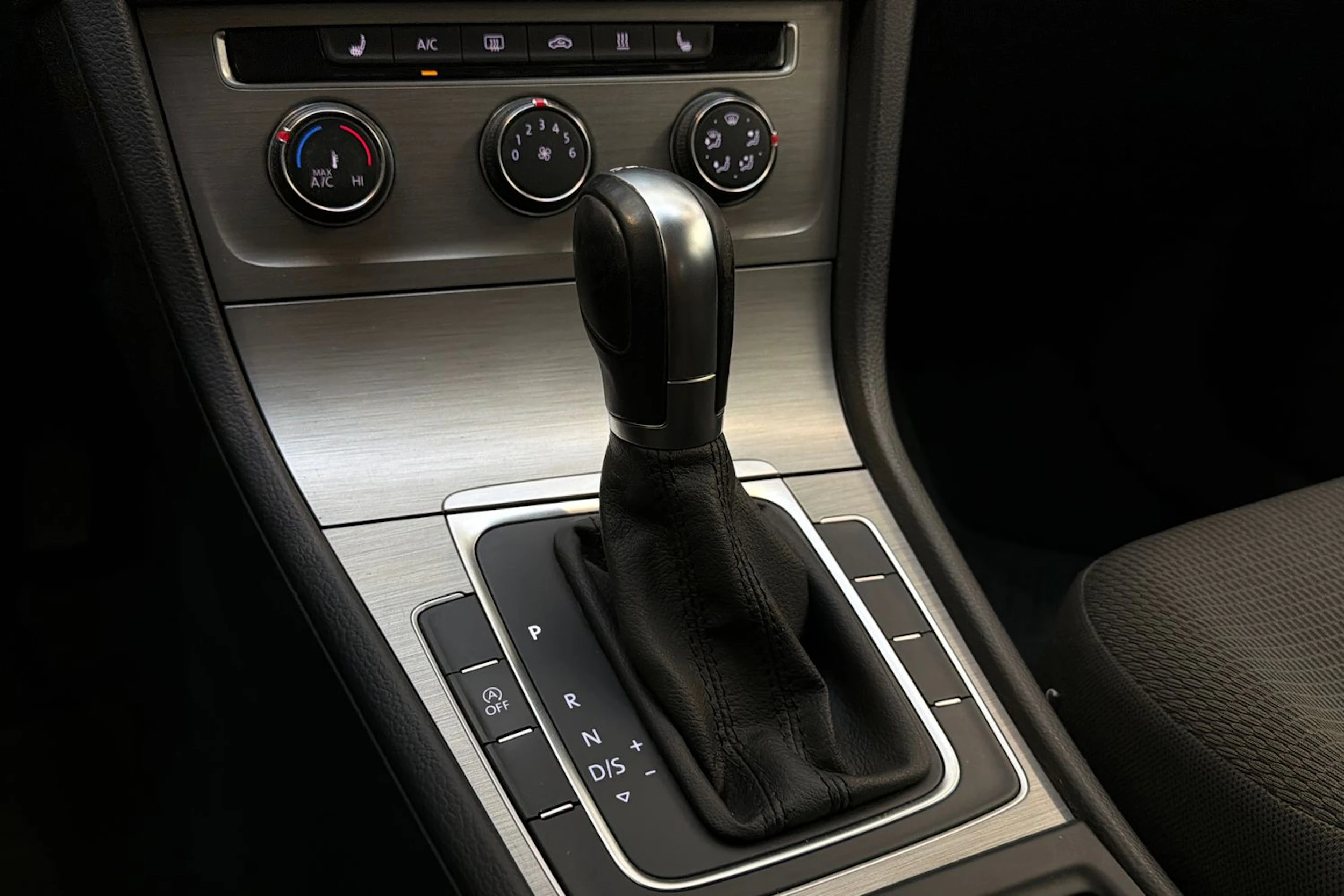 Hopea Volkswagen GOLF 2015 kuva 18.