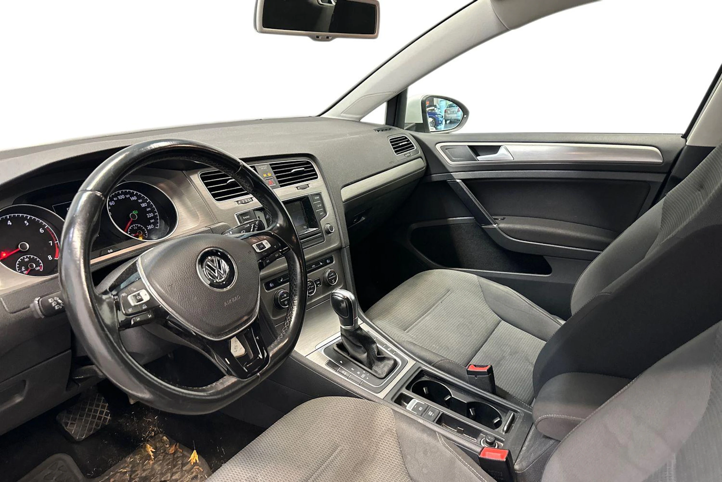 valkoinen Volkswagen Golf 2015 kuva 3.