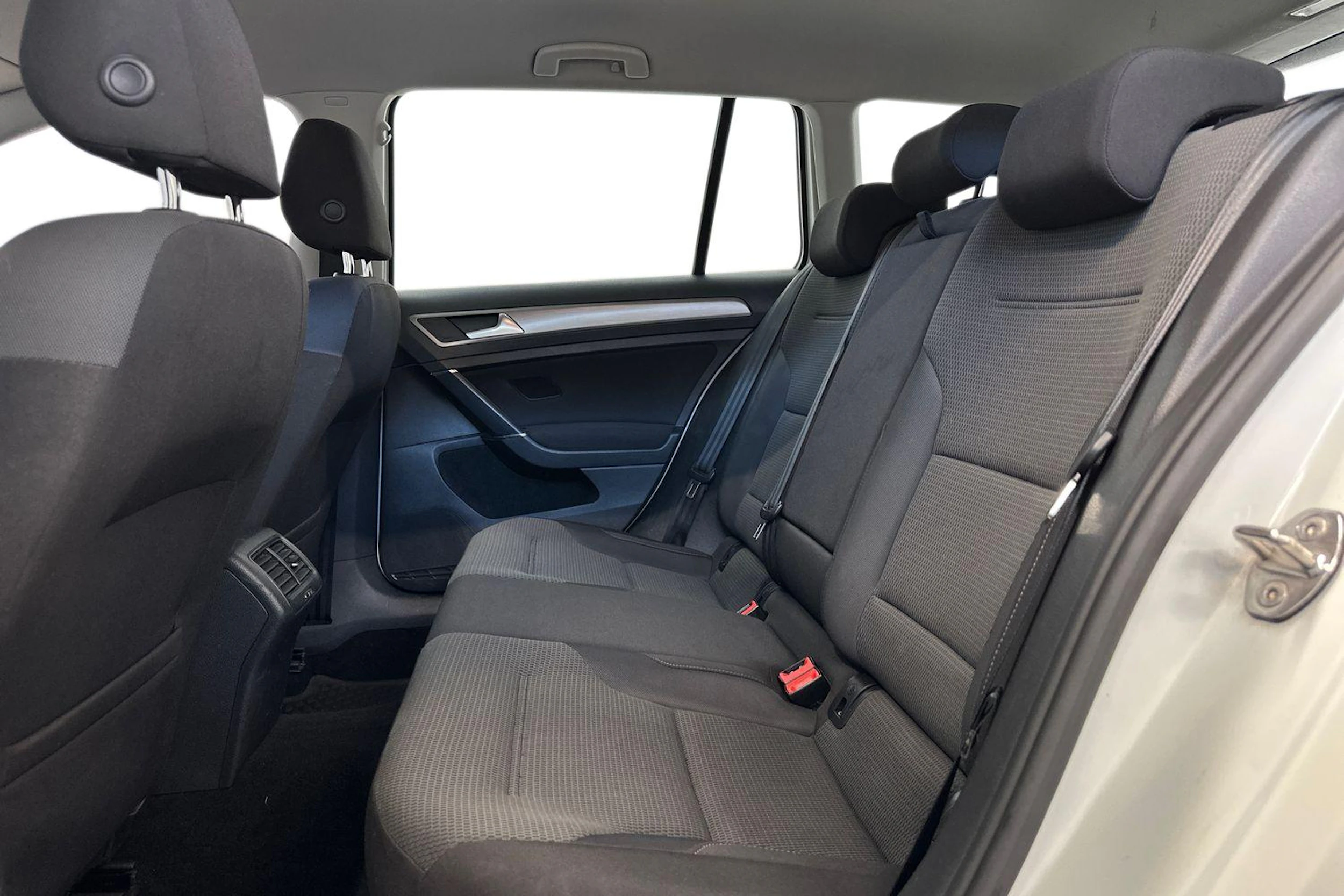 valkoinen Volkswagen Golf 2015 kuva 8.