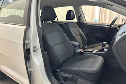 valkoinen Volkswagen Golf 2015 kuva 11.