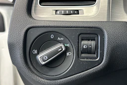valkoinen Volkswagen Golf 2015 kuva 15.