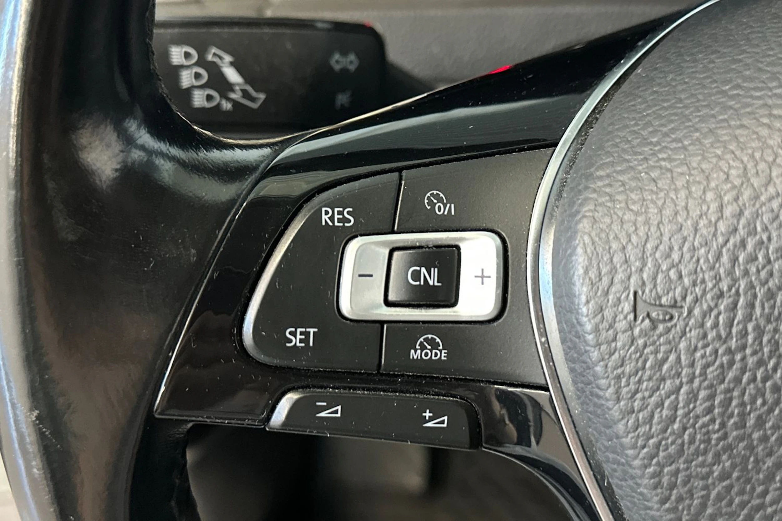 valkoinen Volkswagen Golf 2015 kuva 16.